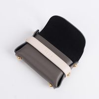 Boîte de rangement pour cartes en cuir avec logo personnalisé, design élégant, étui pour cartes à jouer personnalisé avec nouveau logo
