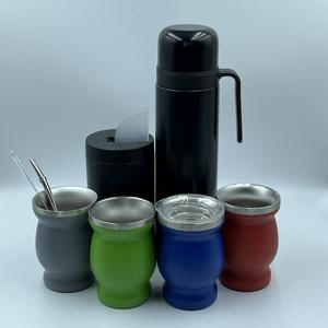 Kit complet <span class=keywords><strong>Yerba</strong></span> <span class=keywords><strong>Mate</strong></span> en acier inoxydable personnalisé comprenant une paille de tasse <span class=keywords><strong>Mate</strong></span> (Bombilla) 750ml Thermos et un récipient à thé - Product Image 5