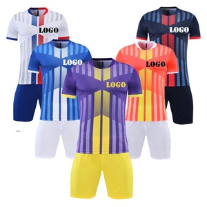 Maglia e pantaloncini e calzini da <span class=keywords><strong>calcio</strong></span> a strisce <span class=keywords><strong>viola</strong></span> gialle set uniforme da <span class=keywords><strong>calcio</strong></span> personalizzata per camicia da <span class=keywords><strong>calcio</strong></span> professionale - Product Image 6