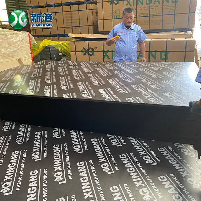high quality low price 18mm film faced plywood  Linyi factory