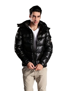 เสื้อแจ็คเก็ตดาวน์บุหนาอุ่นราคาประหยัดสำหรับผู้ชาย มีฮู้ดและสายรัดแบบเสื้อพัฟเฟอร์ฟิช สไตล์สตรีท เสื้อแจ็คเก็ตดาวน์บุฮู้ดสำหรับผู้ชายรุ่นมายา - Product Image 2