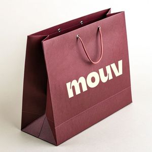 Bolsa de Regalo de Papel Rojo Borgoña con Logotipo Personalizado, Asa de Cuerda Trenzada, Bolsas de Compras Resistentes de Cartón para Negocios - Product Image 4