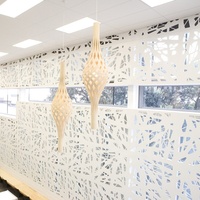 Tuiles de plafond en aluminium perforé personnalisées Lumière à LED Éclairage de fantaisie pour toiture de bureau décoratif
