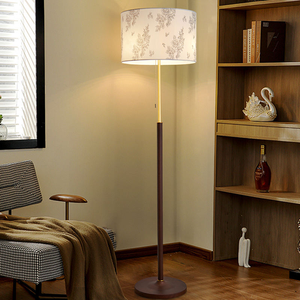 Lampe de bureau, lampe de chevet de <span class=keywords><strong>chambre</strong></span> à <span class=keywords><strong>coucher</strong></span>, lampe sur pied en bois massif rétro américaine, lampe de sol en tissu, <span class=keywords><strong>luminaire</strong></span> de <span class=keywords><strong>chambre</strong></span> principale de style français - Product Image 4