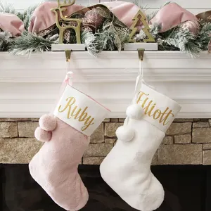 Calcetines de Papá Noel de felpa con pompón para niños, medias de regalo de Navidad, venta al por mayor