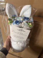 Nouvelle peluche en tricot avec oreilles de lapin et fleurs, cadeau de saison des diplômes, cadeau de la Saint-Valentin