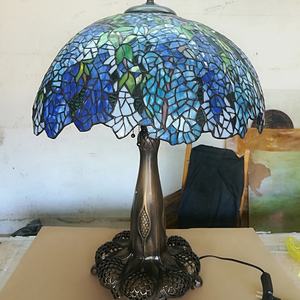 Lampe de table en verre Tiffany personnalisable, style européen, base en laiton, motif glycine, pour l'éclairage et la décoration de la maison - Product Image 5