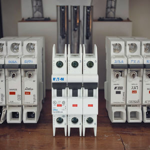 Высококачественный миниатюрный автоматический выключатель EATON FAZ-D40/3-NA (MCB) для защиты бытовой и промышленной электроэнергетики - Product Image 6