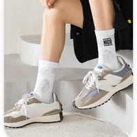 Échantillon gratuit Personnalisez les chaussettes de sport brodées de créateurs Chaussettes brodées personnalisées en coton respirant avec logo