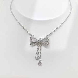 Collar con colgante de lazo de plata de ley 925 personalizado, chapado en rodio, con cristales de imitación, para niñas, venta al por mayor - Product Image 5