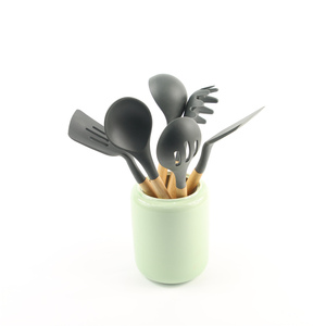 Ensemble de 6 <span class=keywords><strong>ustensiles</strong></span> de <span class=keywords><strong>cuisine</strong></span> en silicone de qualité alimentaire avec spatule et cuillère en bois - Product Image 5
