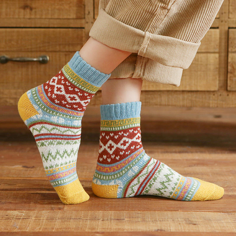 Wholesale Custom Winter Thick Socks Warm Cross Rabbit Vintage Day National Style Socks
