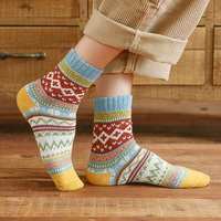 Chaussettes d'Hiver Épaisses et Chaudes en Gros Personnalisables de Haute Qualité, Motif Lapin Croisé Style Vintage et National