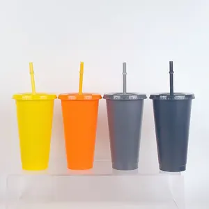 ふたとストロー付きの新しいストックカラープラスチック卸売ドリンクタンブラー24オンスプラスチックコールドカップ