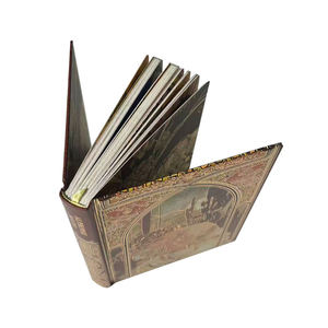 Carnet en papier offset relié cousu, éco-responsable, style Vierge Marie, avec impression personnalisée et estampage à chaud - Product Image 4