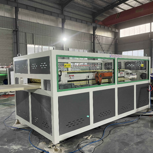 Línea de producción de máquina de fabricación de tablero de <span class=keywords><strong>puerta</strong></span> y marco Wpc para ventana y <span class=keywords><strong>puerta</strong></span> de PVC de plástico para uso interior del hogar - Product Image 5