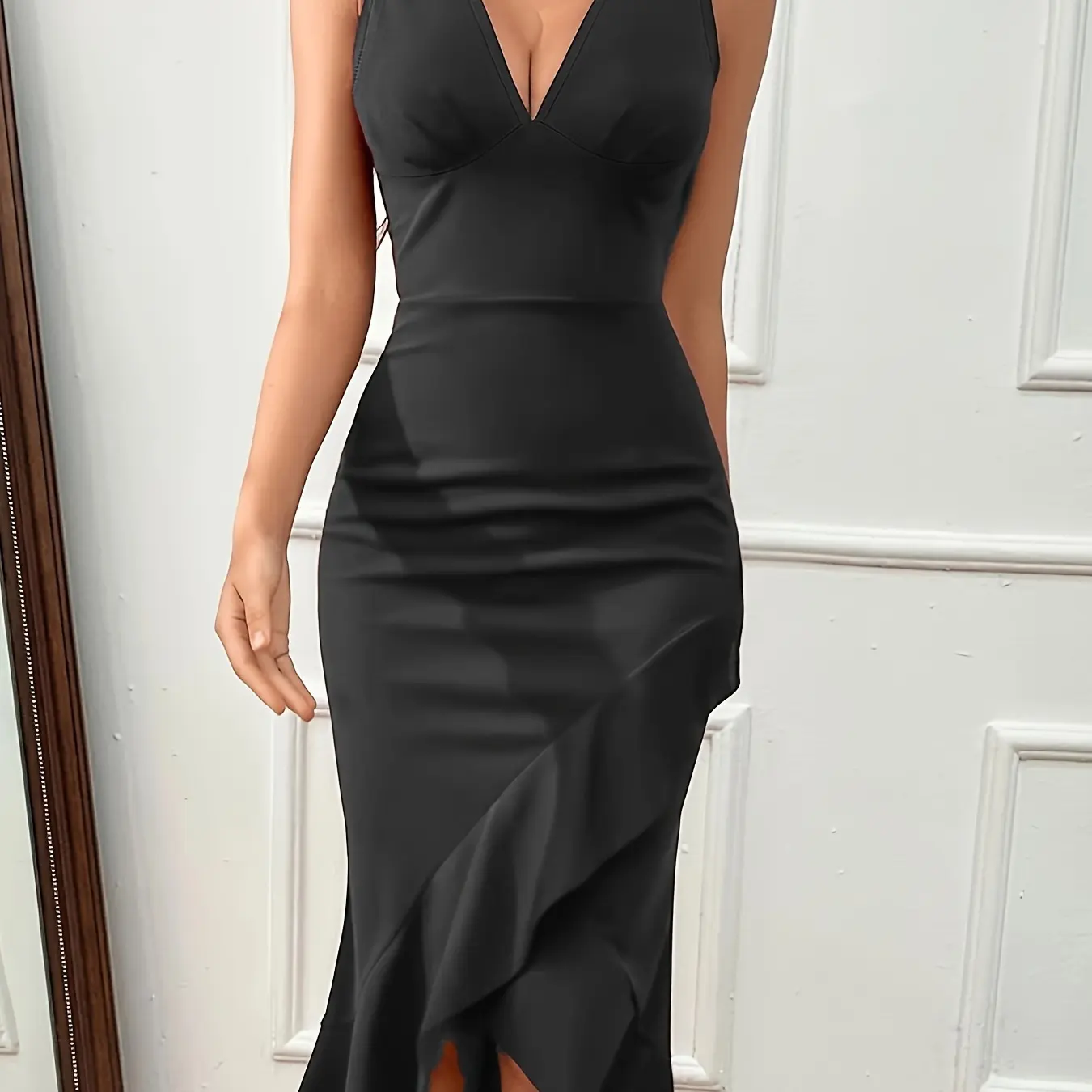 Elegant All-Season V-Neck Bodycon Dress - Chic Asymmetry & Ruffle Detail, Perfect for Celebrations & Comfortable Fit