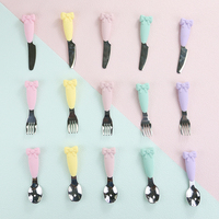 Vente en gros d'assiettes divisées en silicone avec succion série de noeuds bavoir cuillère couteau fourchette ensemble de repas en silicone pour l'alimentation de bébé