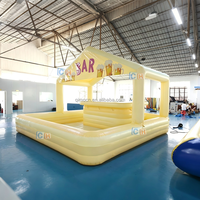 Bar de piscine gonflable de grande taille, bar gonflable personnalisé équipé d'un canapé pour les fêtes et les vacances
