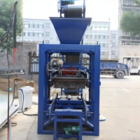 Le modèle économique et efficace QT4-26 de Zhongke est une machine à fabriquer des briques creuses en béton très vendue.