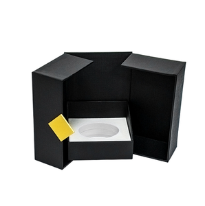 Boîte cadeau écologique haut de gamme noire à double porte avec base en carton rigide, impression quadricolore, fermeture magnétique carrée dorée - Product Image 1