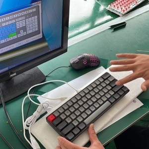 คีย์บอร์ดแบบมีสาย 104 ปุ่ม ขนาดเต็ม ป้องกันการกดผิดพลาด สำหรับเล่นเกม - Product Image 3