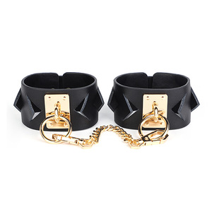 Genuine Leather <b>Square</b> Handcuffs Black Bondage Restraints For Couples Adult Toys With Chain And Metal <b>Plate</b> - Product Image 4