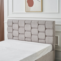 Ensemble de chambre à coucher italien moderne et élégant avec lit relevable à vérin à gaz en velours, taille Queen/King, et table de chevet assortie