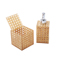 Vente en gros d'accessoires de salle de bain modernes Distributeur de savon en acrylique tressé de bambou 7X7X17Cm