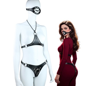 QK-Y8212 Conjunto de Lencería BDSM de Cuero PU con Máscara Labial, Arnés de Pecho, Pantalones con Correas de Sujeción y Arnés Corporal - Product Image 1