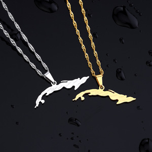 Venta al por mayor <span class=keywords><strong>Cuba</strong></span> Mapa Cadena Collares Acero Inoxidable Plata 18K Chapado en Oro <span class=keywords><strong>Cuba</strong></span> Bandera Mapa Colgantes Collares para Mujeres Hombres - Product Image 1