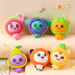 ของเล่นบีบตัวผลไม้ยอดนิยมขนาด 5 ซม. ทำจากวัสดุ TPR พร้อมชุดเปลี่ยนรูปแบบสร้างสรรค์ บรรเทาความเครียด สนุกสนานสำหรับทุกวัย ของขวัญสุดสร้างสรรค์ - Product Image 1