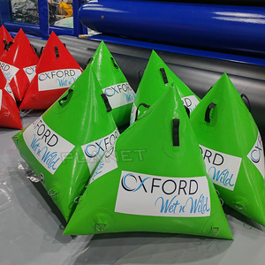 Marqueur triangulaire gonflable en PVC personnalisé pour événements aquatiques, flotteur de <span class=keywords><strong>triathlon</strong></span> jaune pour marquages de course - Product Image 6
