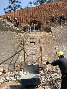 Plante grimpante de <span class=keywords><strong>chantier</strong></span> alimentant l'autoroute <span class=keywords><strong>trémie</strong></span> de <span class=keywords><strong>protection</strong></span> de pente inclinée véhicule d'escalade électrique - Product Image 5