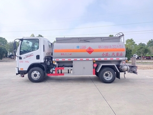 Nouveau camion-citerne Faw 4x2 de 6,2 m³ (5 tonnes, 6200 L) multi-compartiments avec distributeur de carburant à haut débit pour le transport de diesel/essence - Product Image 5