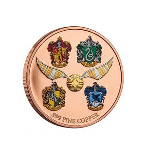 Medalla de Desafío Souvenir con Diseño de Varita de Torre de Magia Encantada, Moneda de Cobre Fino Pulido con Incrustaciones de Zafiro y Oro Bicolor, y Bola Alada Dorada - Product Image 1