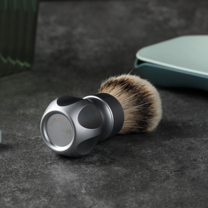 Pennello da Barba Yaqi <span class=keywords><strong>Gemini</strong></span> 24mm con Manico in Metallo Cromato Opaco e Setole di Tasso Argentato per Uomo - Product Image 2