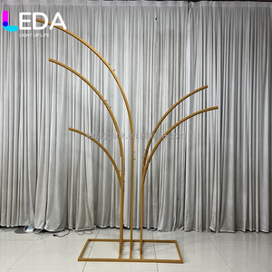 Décoration de scène de mariage LEDA, rideau de perles de cristal suspendues, arche en métal doré à 5 bras pour la décoration d'événements et de fêtes - Product Image 4
