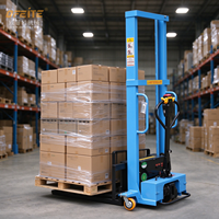 Chariot élévateur manuel à palettes 2 tonnes pour le déplacement et le rechargement de marchandises