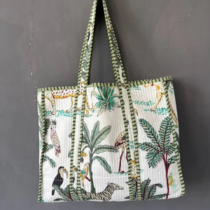 Sac fourre-tout matelassé en coton imprimé, tissu matelassé doux et durable, sac à bandoulière pour voyage et shopping - Product Image 1