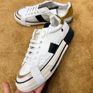 Baskets en toile tendance pour hommes et femmes, à lacets ou à enfiler, antidérapantes, légères, en cuir véritable, durables, rétro, confortables et décontractées - Product Image 1