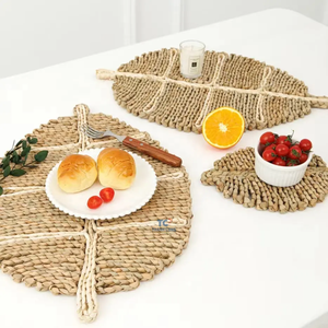 Natural <b>Woven</b> <b>Placemats</b> Round Corn Husk Leaf Shape Straw <b>Woven</b> <b>Placemat</b> Creative Coaster Bowl Mat Handmade Western <b>Placemat</b> - Product Image 1
