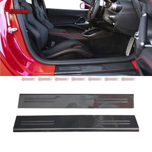 Pièces automobiles de haute qualité en fibre de carbone sèche de style OEM, seuil de porte pour Ferrari 812 GTS - Product Image 1