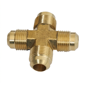 Conexión en Cruz de Latón Forjado de Baja Presión con Rosca en Pulgadas SAE de Cuatro Vías para Aplicaciones Hidráulicas, de Combustible, Gas y Refrigeración - Product Image 1