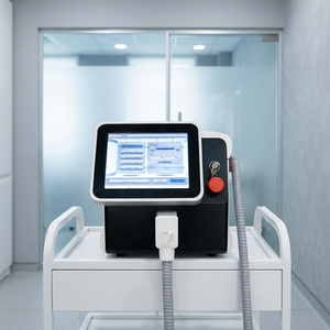 Appareil professionnel de suppression des poils sous les aisselles par laser diode à longueur d'onde 808, équipement d'esthétique faciale et de rajeunissement - Product Image 1