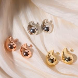 Pendientes de tuerca huecos simples de lujo ligeros de estilo francés para mujer espejo de acero inoxidable de moda con diseño geométrico - Product Image 1