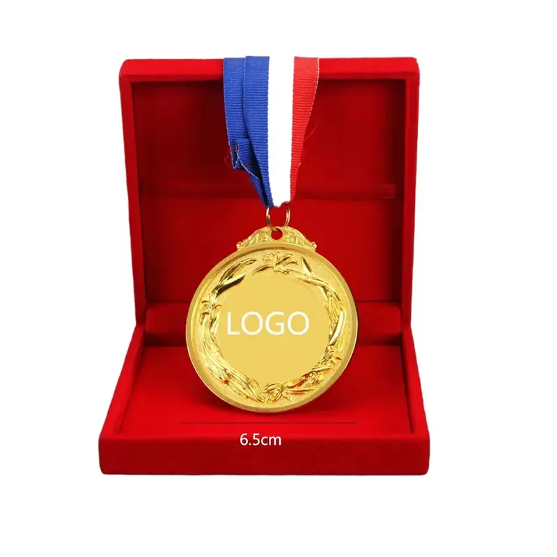 ميدالية وجوائز مع شريط لكرة القدم والسباحة وكرة السلة والجري مع علبة