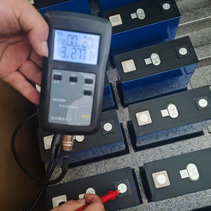 Baterías de iones de litio solares prismáticas de litio de 3,2 V, 280Ah, 300Ah, 314Ah para aplicaciones solares LFP, batería de energía recargable - Product Image 4