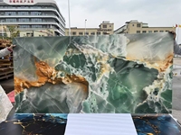 Dalle de pierre de marbre colorée polie à lumière naturelle Panneau mural de fond intérieur en pierre translucide onyx rétro-éclairé