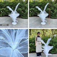 Grande fleur géante en organza blanc pour décoration de sol, allée de mariage, accessoire de scène, ornement floral en gaze fait main